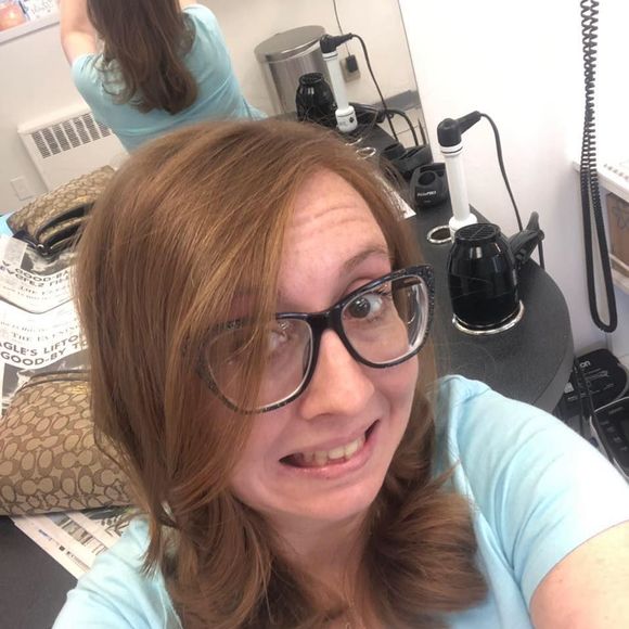 Meet your Posher, Nicole - Picture 1 of 1